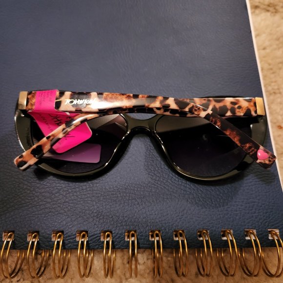 NWT Betsey Johnson-  Leopard print Sunglasses